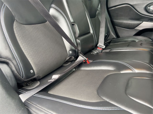 used 2019 Jeep Cherokee car, priced at $15,911