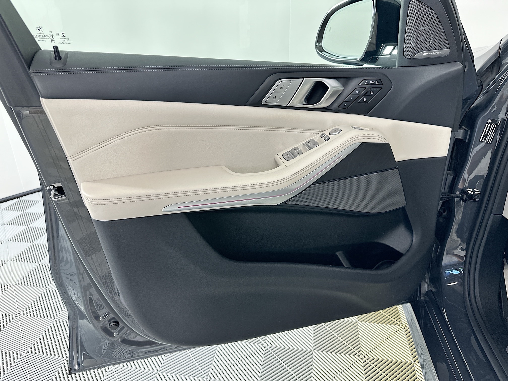 used 2022 BMW X7 car, priced at $54,998