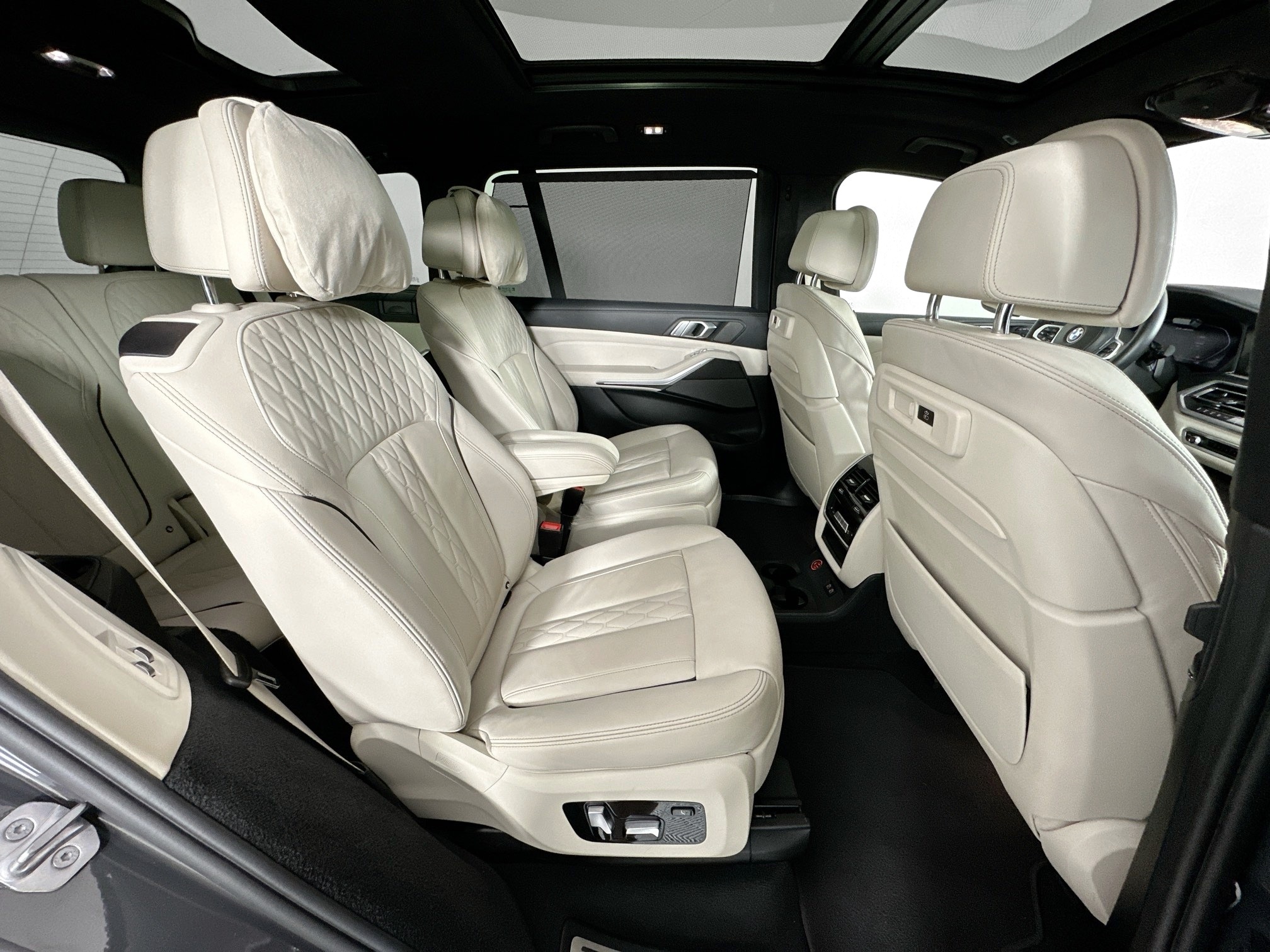 used 2022 BMW X7 car, priced at $54,998