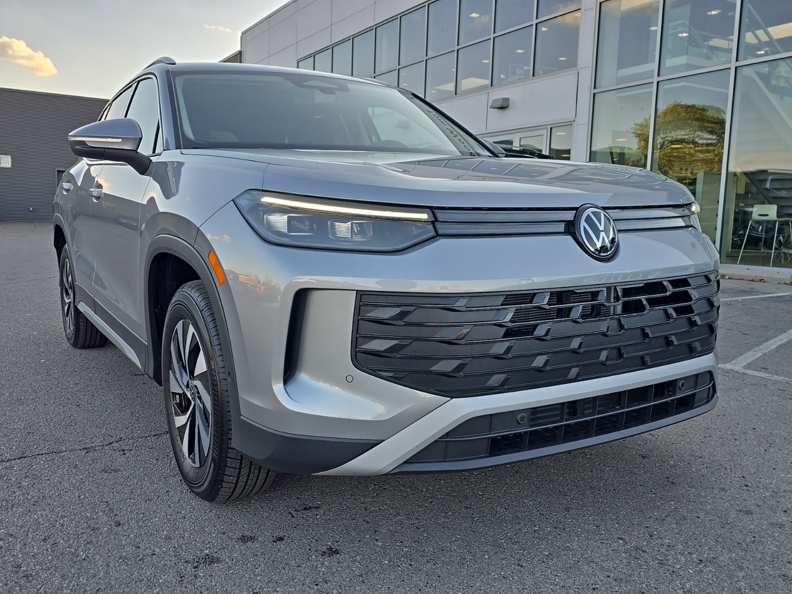 new 2026 Volkswagen Tiguan car, priced at $34,378