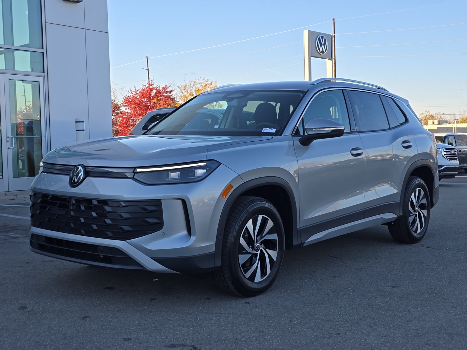 new 2026 Volkswagen Tiguan car, priced at $34,378