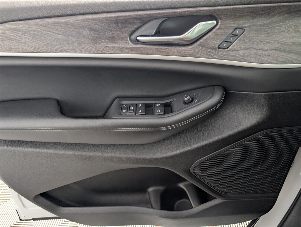 used 2023 Jeep Grand Cherokee L car, priced at $26,000