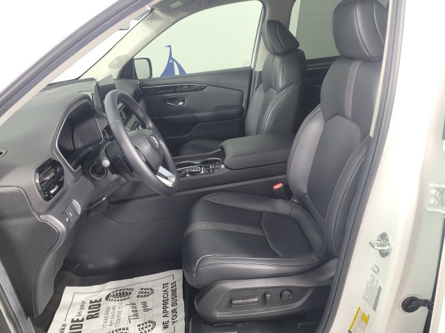 used 2025 Honda Pilot car, priced at $45,986
