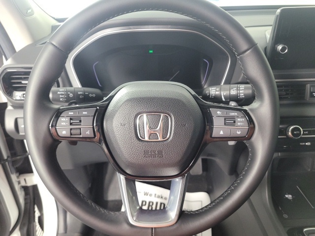 used 2025 Honda Pilot car, priced at $45,986