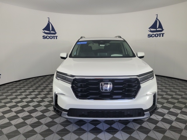 used 2025 Honda Pilot car, priced at $45,986