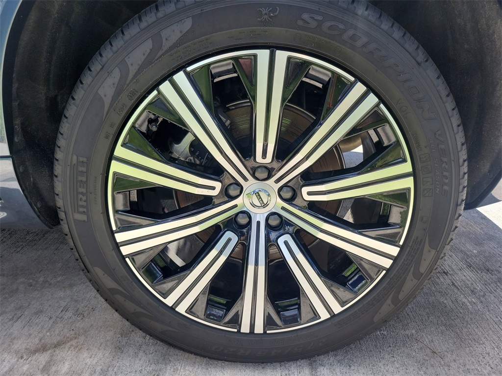 used 2025 Volvo XC90 car, priced at $45,995