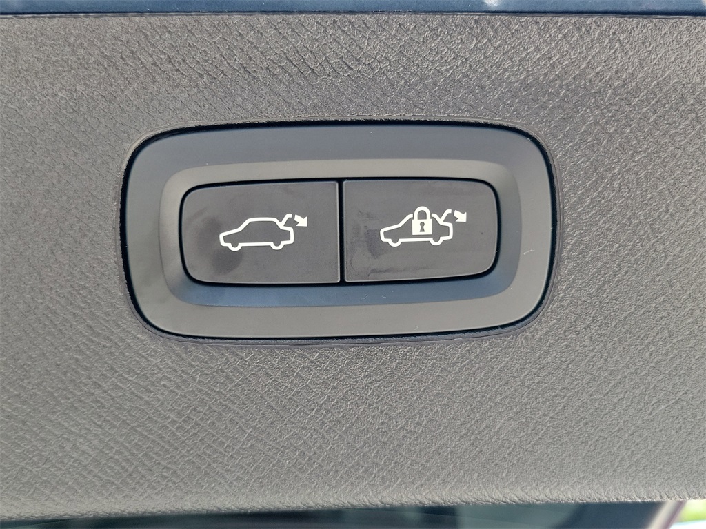 used 2025 Volvo XC90 car, priced at $45,995