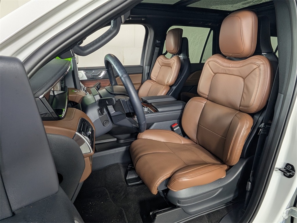 new 2024 Lincoln Navigator car, priced at $92,895