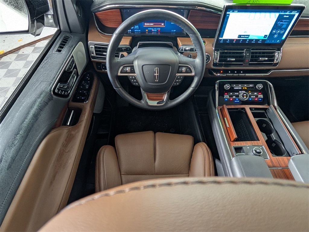 new 2024 Lincoln Navigator car, priced at $92,895