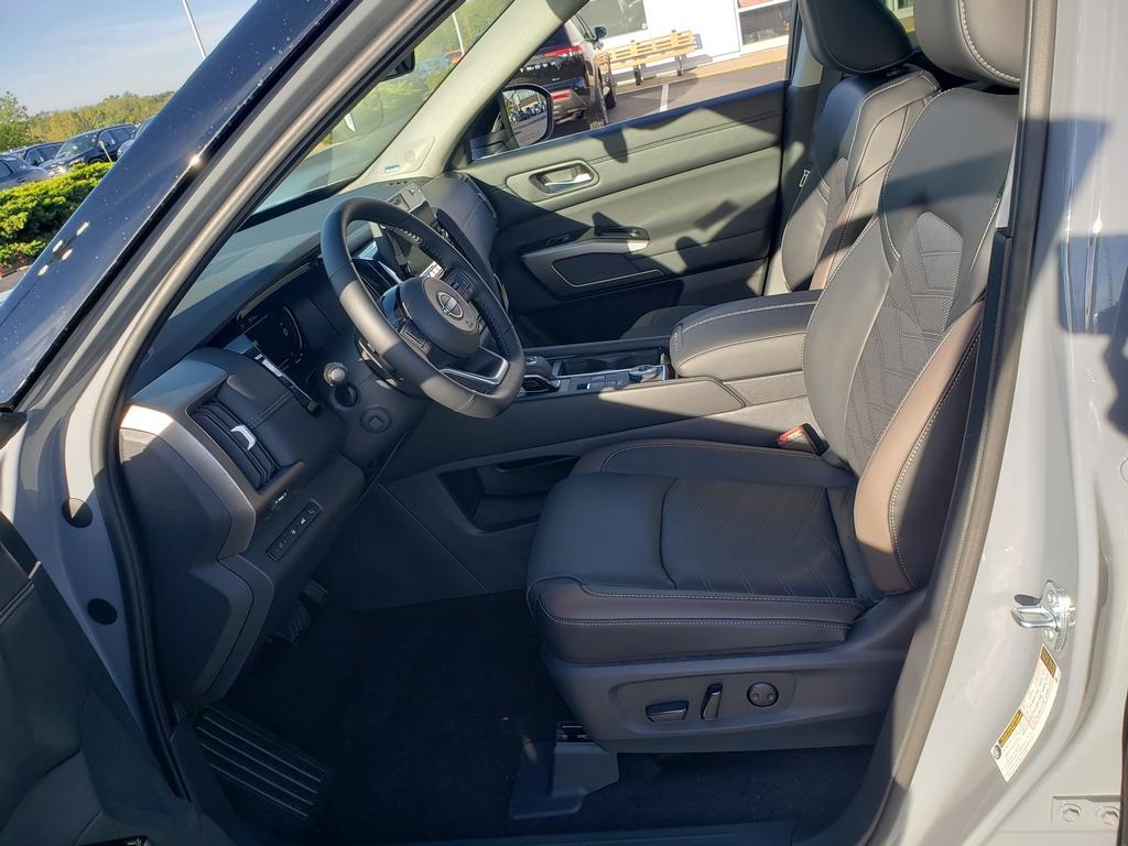 new 2025 Nissan Pathfinder car, priced at $46,496