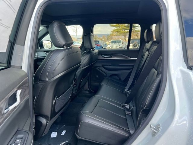 new 2025 Jeep Grand Cherokee car