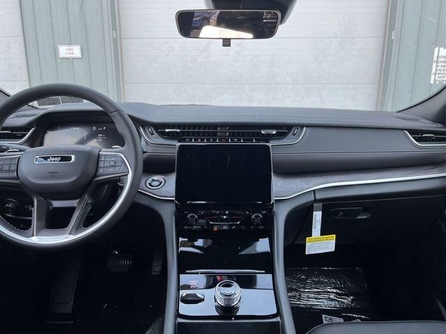 new 2025 Jeep Grand Cherokee car