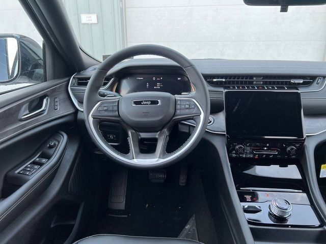 new 2025 Jeep Grand Cherokee car