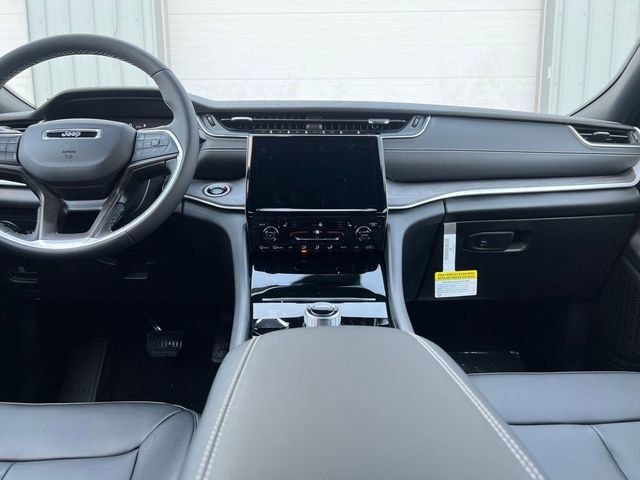 new 2025 Jeep Grand Cherokee car