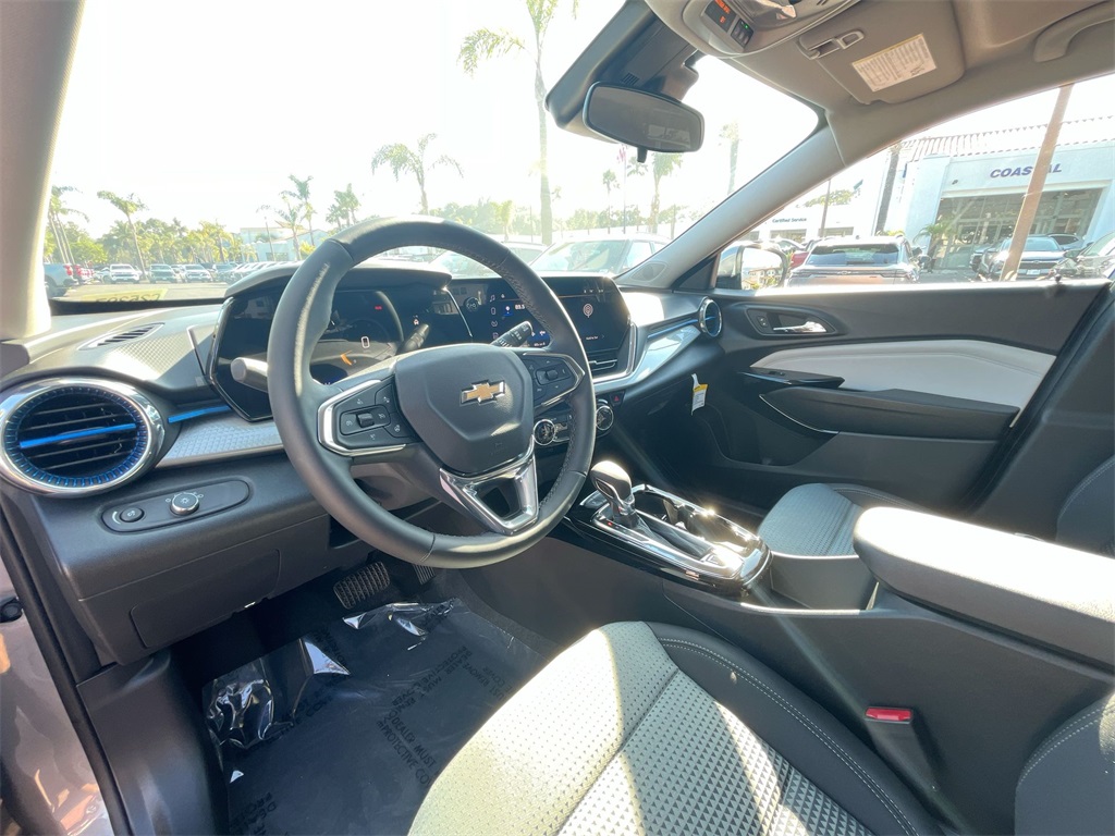 new 2025 Chevrolet Trax car, priced at $23,342