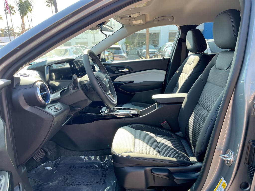 new 2025 Chevrolet Trax car, priced at $23,342
