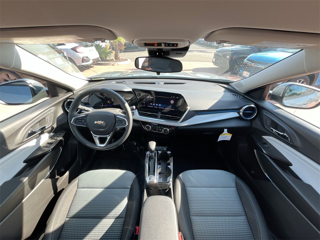 new 2025 Chevrolet Trax car, priced at $23,342