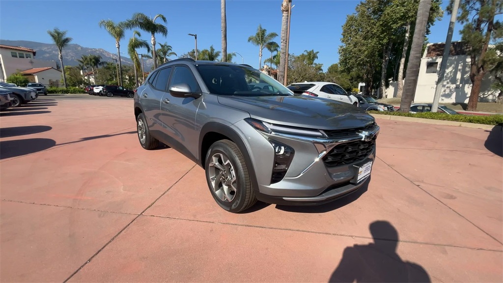 new 2025 Chevrolet Trax car, priced at $23,342