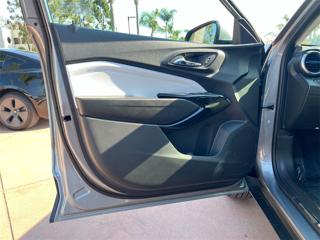 new 2025 Chevrolet Trax car, priced at $23,342