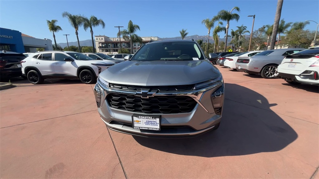 new 2025 Chevrolet Trax car, priced at $23,342