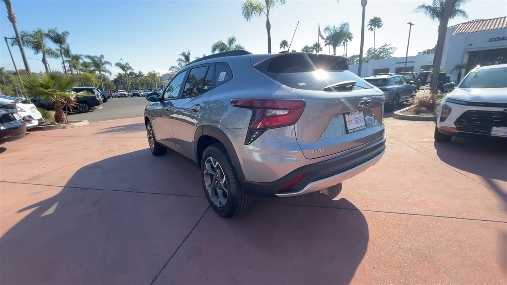 new 2025 Chevrolet Trax car, priced at $23,342