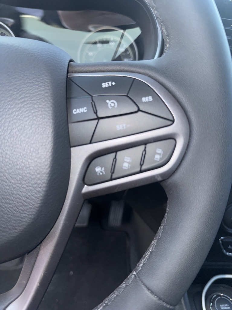 used 2022 Jeep Cherokee car, priced at $27,941