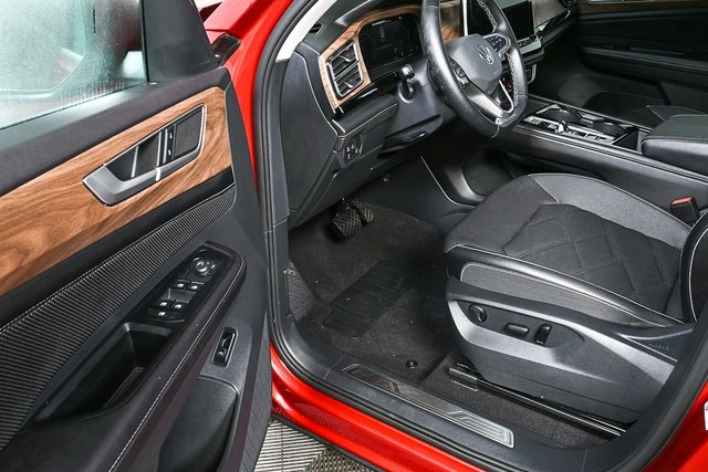 used 2024 Volkswagen Atlas car, priced at $39,900