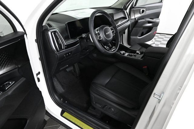 new 2025 Kia Sorento Hybrid car, priced at $39,636
