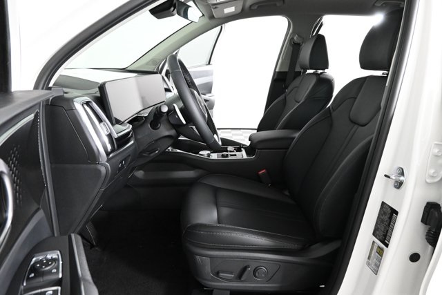 new 2025 Kia Sorento Hybrid car, priced at $39,636