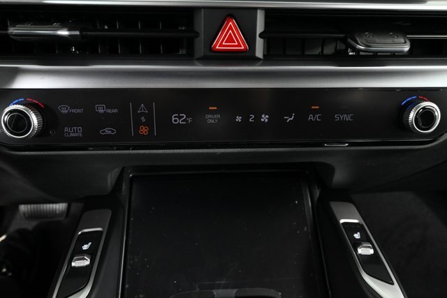 new 2025 Kia Sorento Hybrid car, priced at $39,636