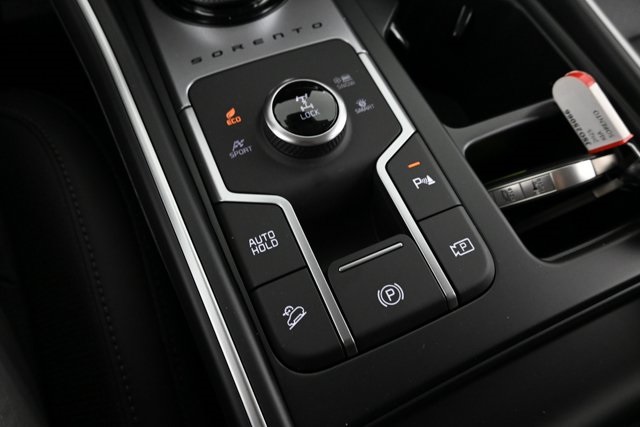 new 2025 Kia Sorento Hybrid car, priced at $39,636