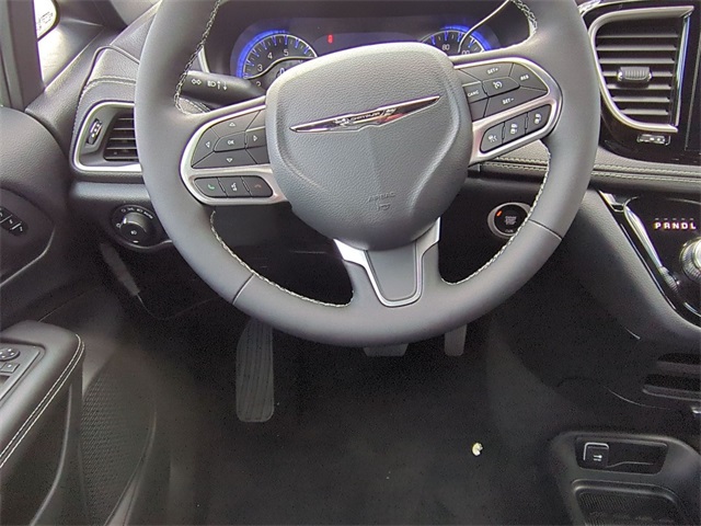 new 2026 Chrysler Pacifica car, priced at $40,693