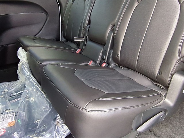 new 2026 Chrysler Pacifica car, priced at $40,693
