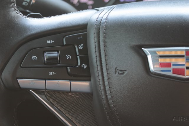 used 2024 Cadillac XT6 car, priced at $46,545
