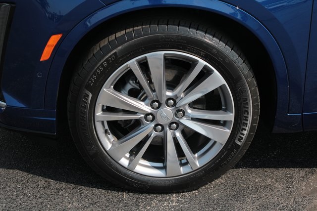 used 2024 Cadillac XT6 car, priced at $46,545