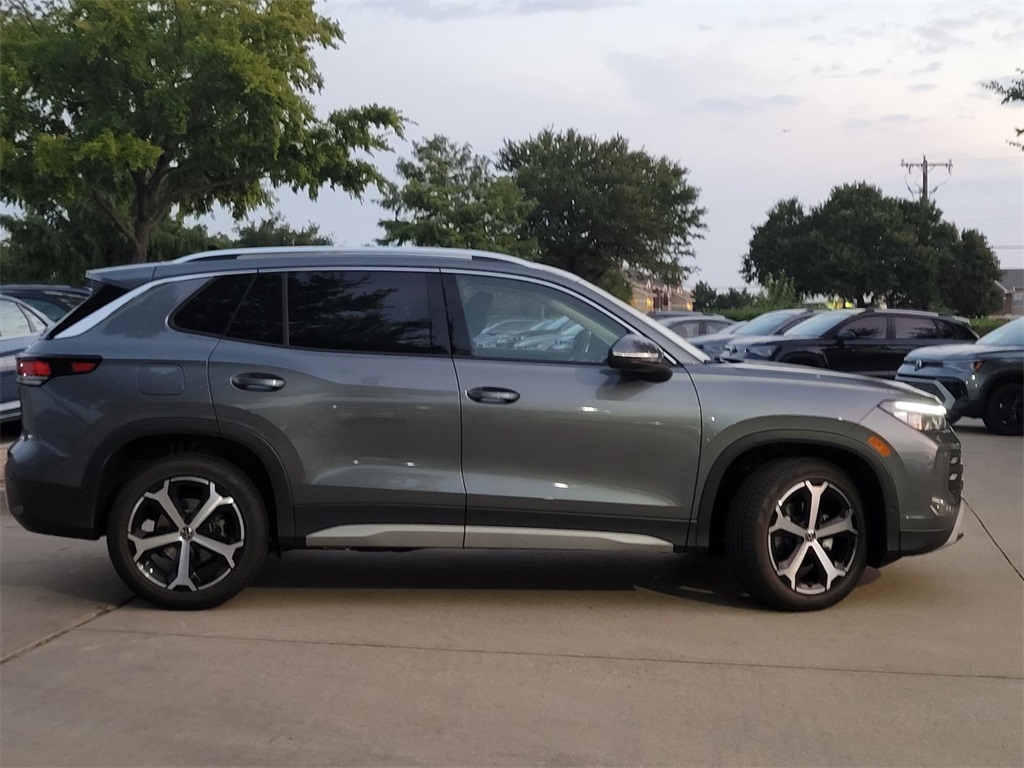 new 2025 Volkswagen Tiguan car, priced at $33,527