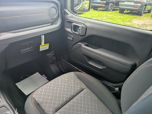 new 2025 Jeep Gladiator car, priced at $41,535