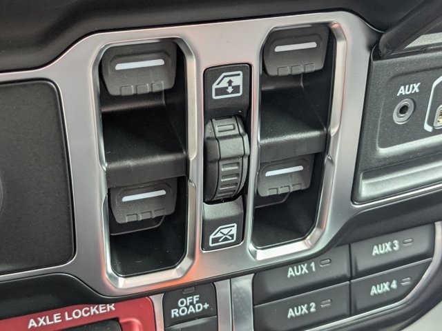new 2025 Jeep Gladiator car, priced at $41,535