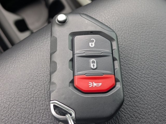 new 2025 Jeep Gladiator car, priced at $41,535