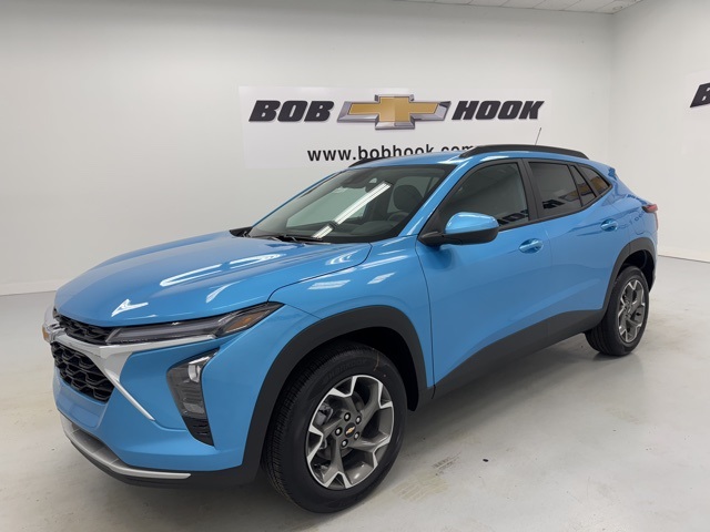 new 2025 Chevrolet Trax car, priced at $24,490