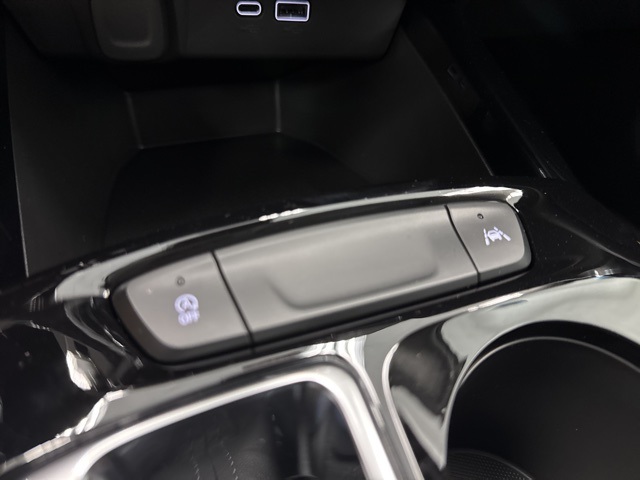 new 2025 Chevrolet Trax car, priced at $24,490