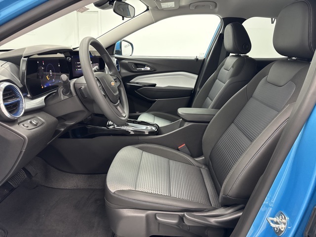 new 2025 Chevrolet Trax car, priced at $24,490