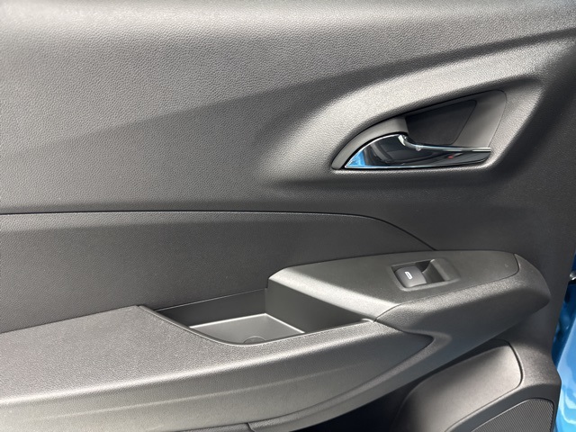 new 2025 Chevrolet Trax car, priced at $24,490