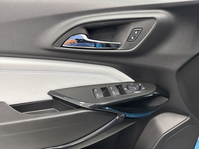 new 2025 Chevrolet Trax car, priced at $24,490
