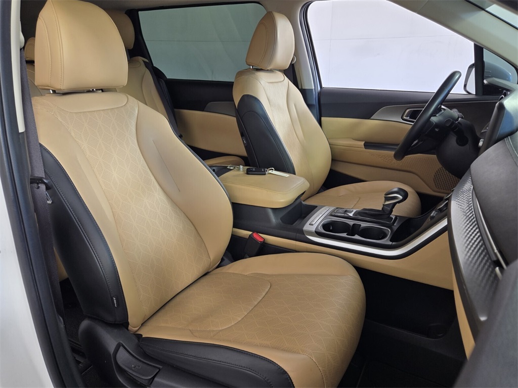 used 2022 Kia Carnival car, priced at $22,588