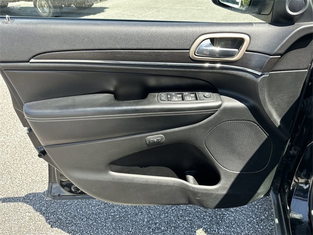 used 2014 Jeep Grand Cherokee car, priced at $10,825
