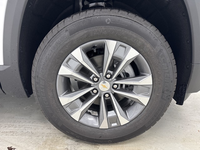 new 2026 Chevrolet Equinox car, priced at $33,840