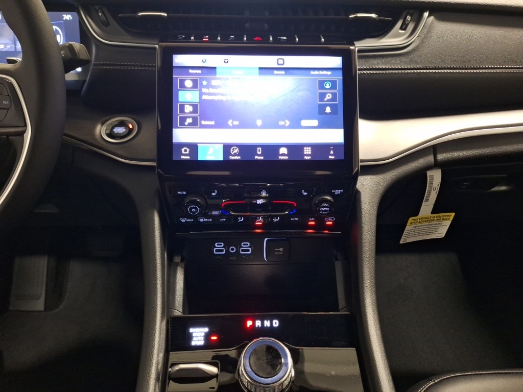new 2025 Jeep Grand Cherokee car, priced at $45,245