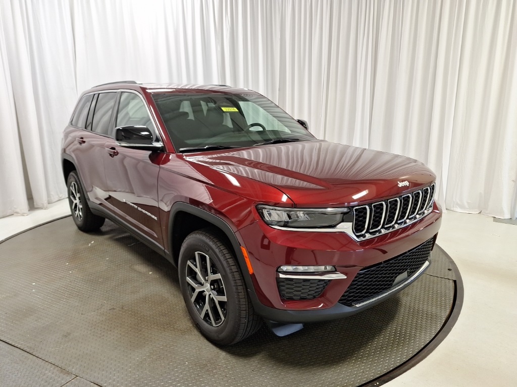 new 2025 Jeep Grand Cherokee car, priced at $45,245
