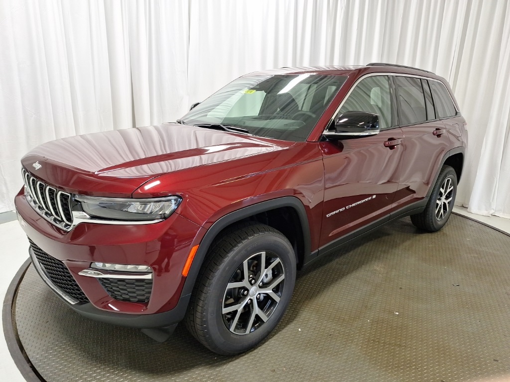 new 2025 Jeep Grand Cherokee car, priced at $45,245